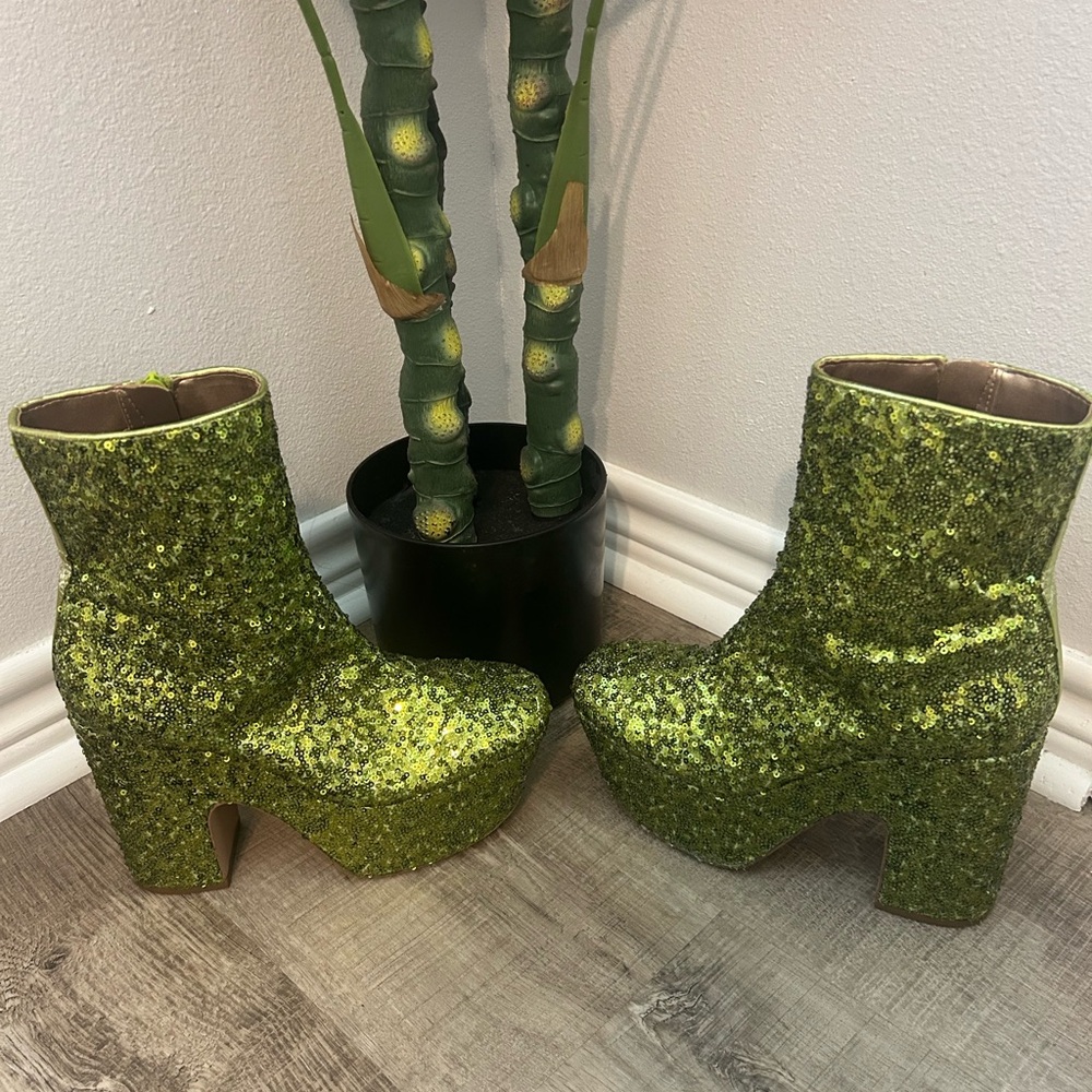Circus By Sam Edelman: Green Glitter Platform Boots.